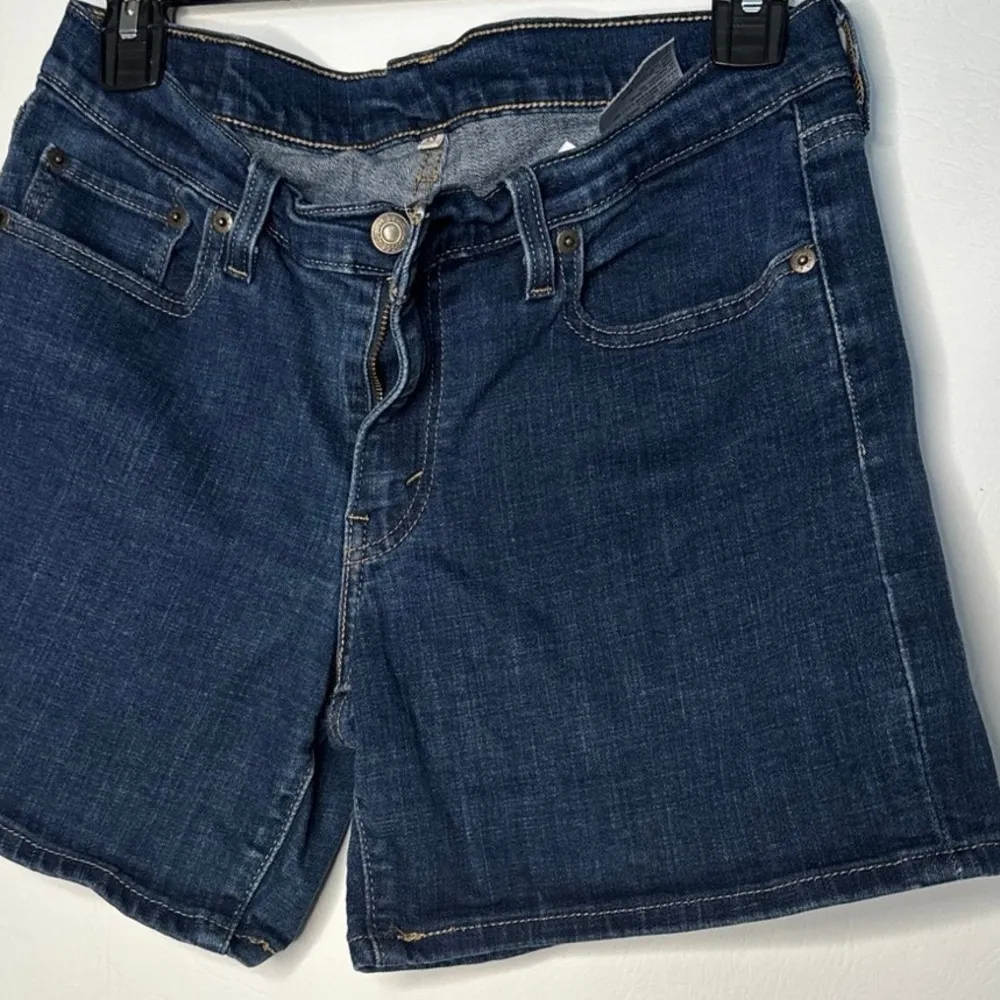 Levi’s Denim Blue Women's Shorts low rise pockets 
Zipper 29 - Image 3