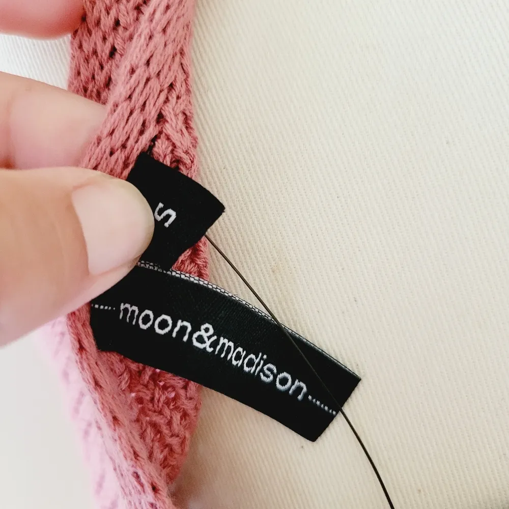 Moon & Madison blush wrap sweater tank size small - Image 8