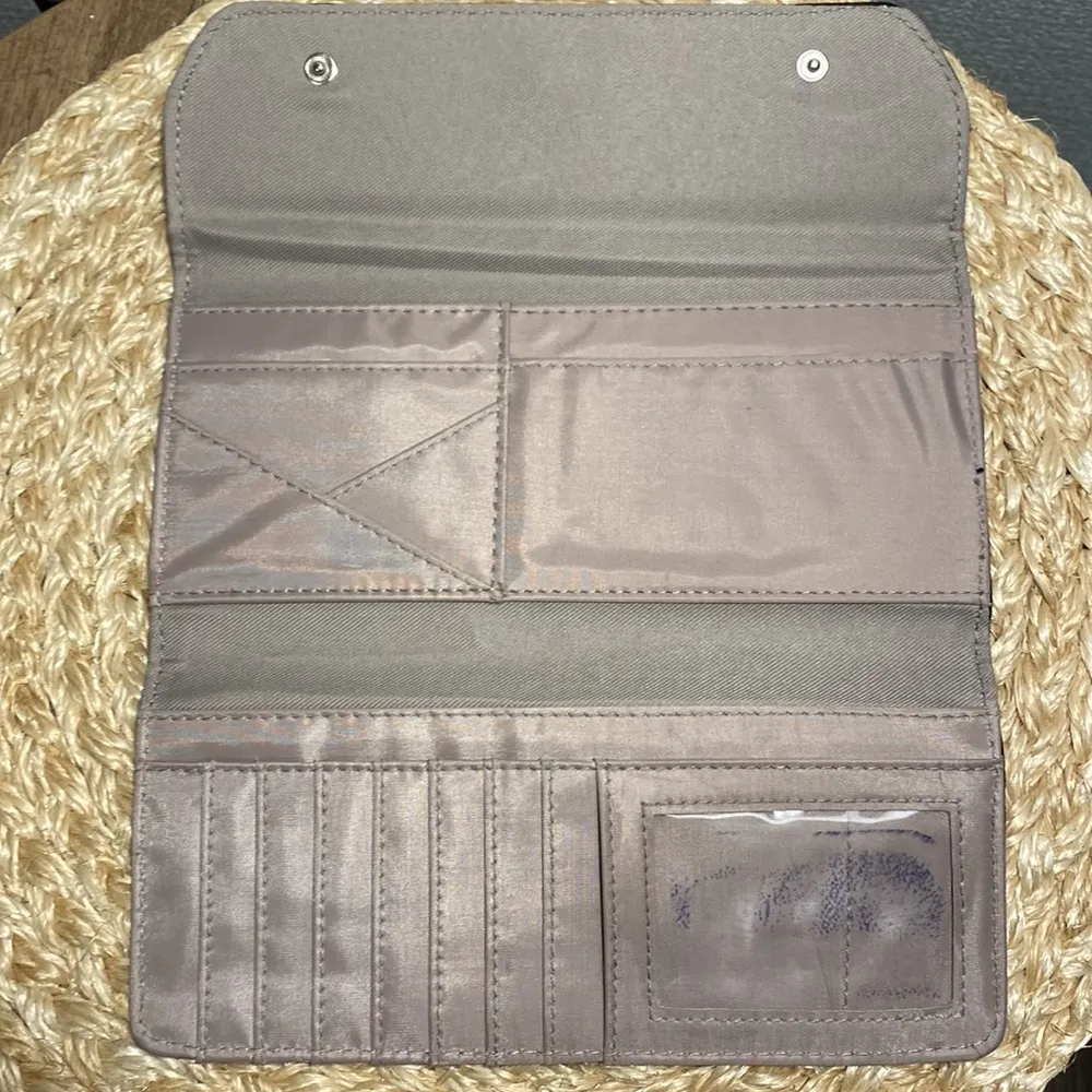 Reaction Kenneth Cole black trifold wallet - Image 3