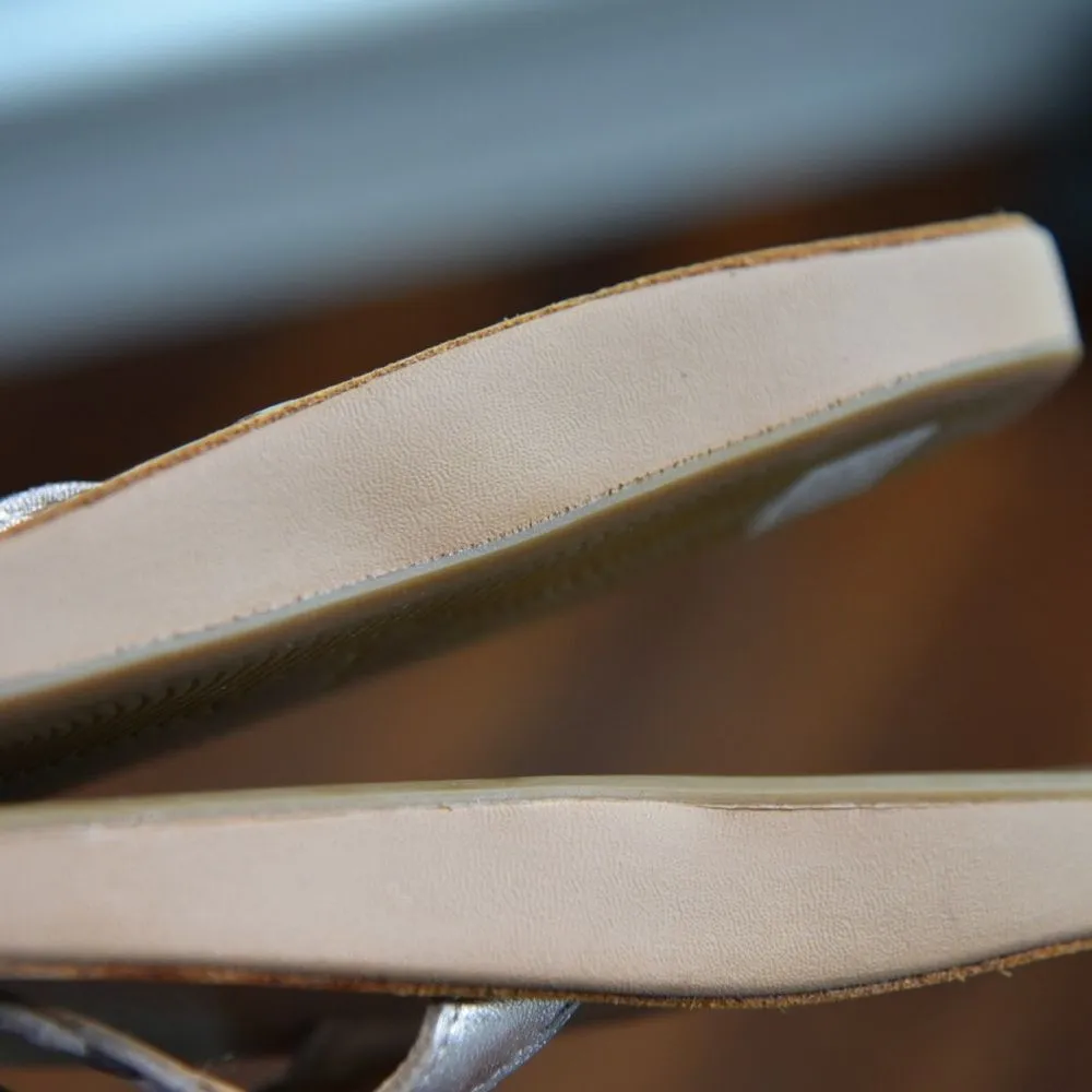 Sanük Flip Flops Yoga Mat Comfort Women's 8 Silver Slip-On Sandals Resort Beach - Image 4