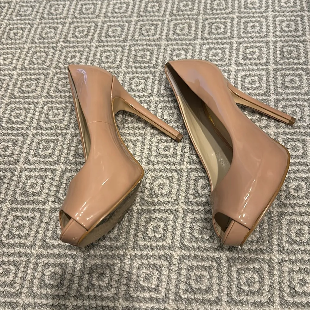 Guess  Nude peep toe high heels. Pattened leather 7.5. EUC worn once, no scuffs - Image 4