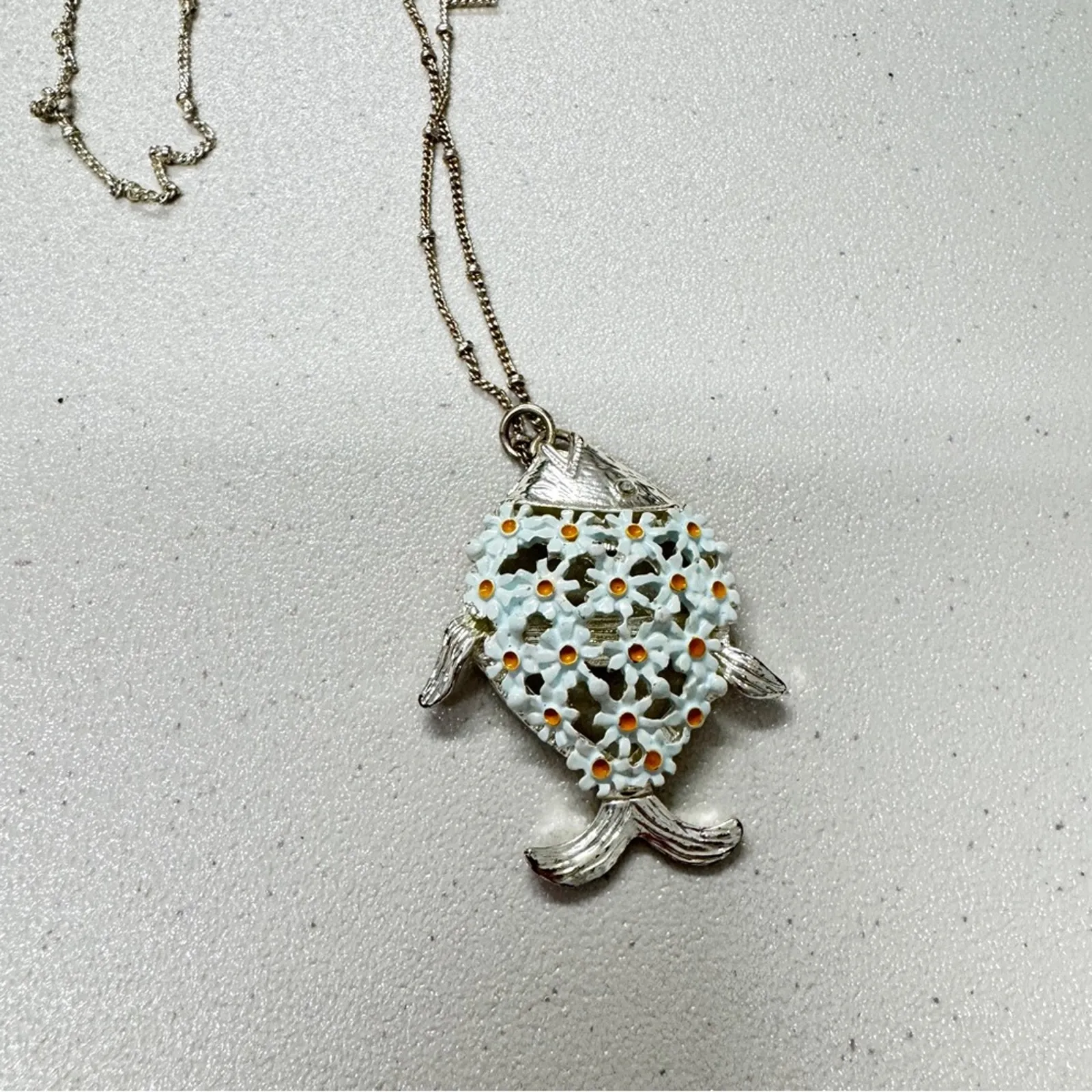 Lauren Conrad Silver Tone Fish Pendant Necklace Long Daisy’s Enameled - Image 2