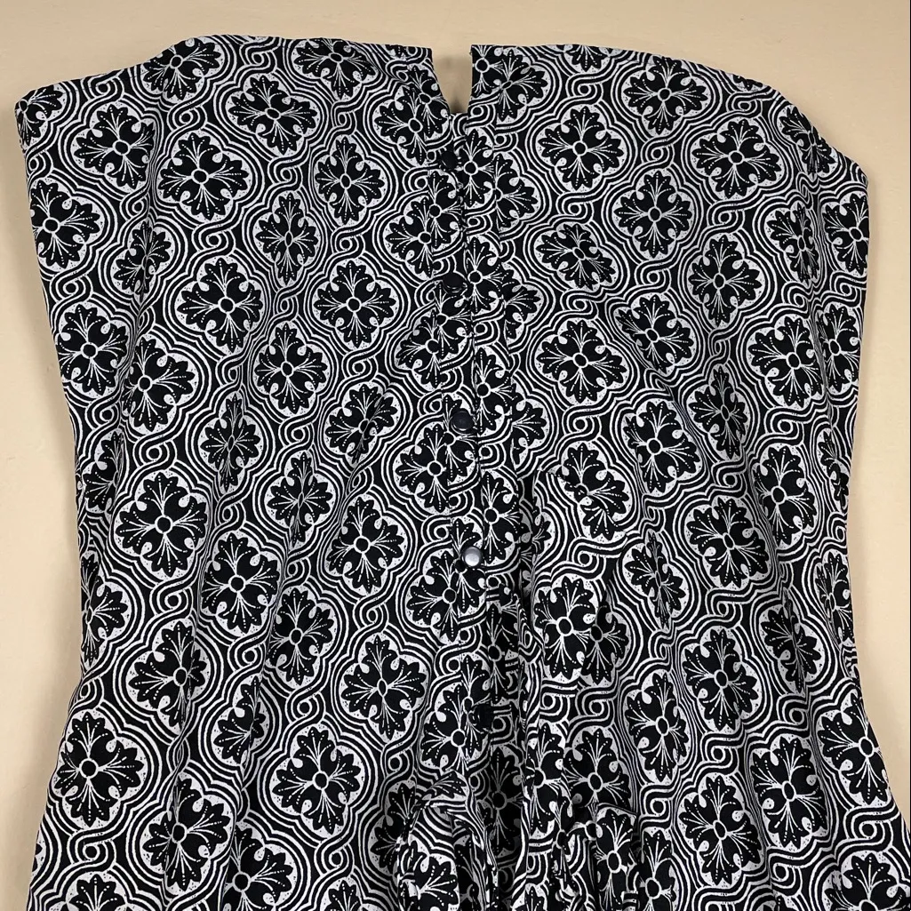 Banana Republic Women’s Pattern Black White Button-Up Tie Bow Ruffle Blouse - Image 3