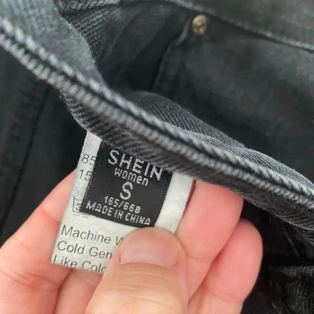 Women’s Shein distressed baggy black jeans S - Image 3