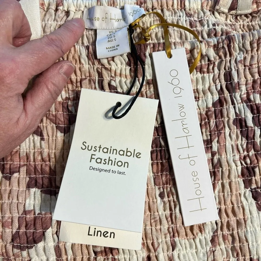 Gorgeous New House of Harlow 1960 Smocked Linen MIDI Dress! - Image 7