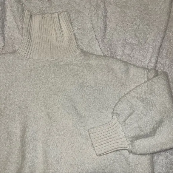 Free People size Large Turtleneck Chunky Sweater size Large - Image 2
