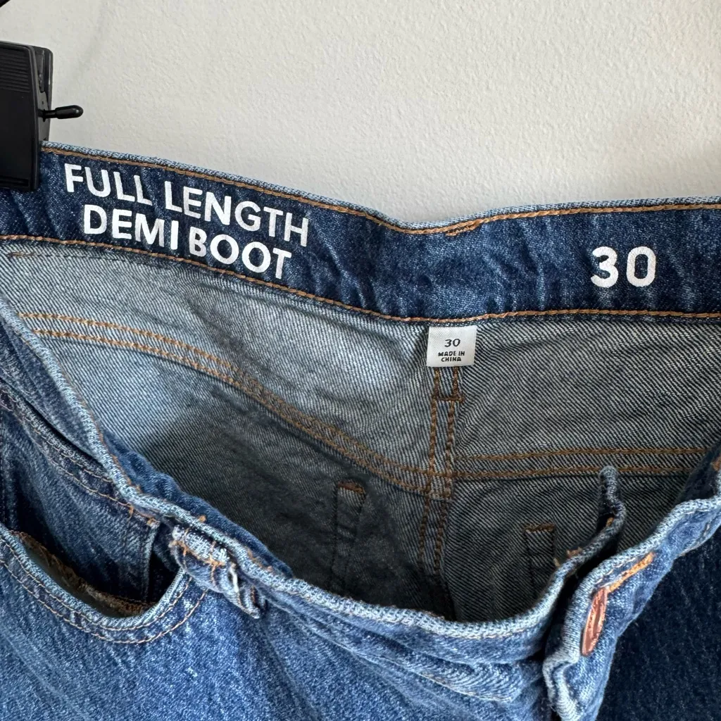 J. Crew Women's Boot Cut Jeans - Blue sz 30 - Image 4