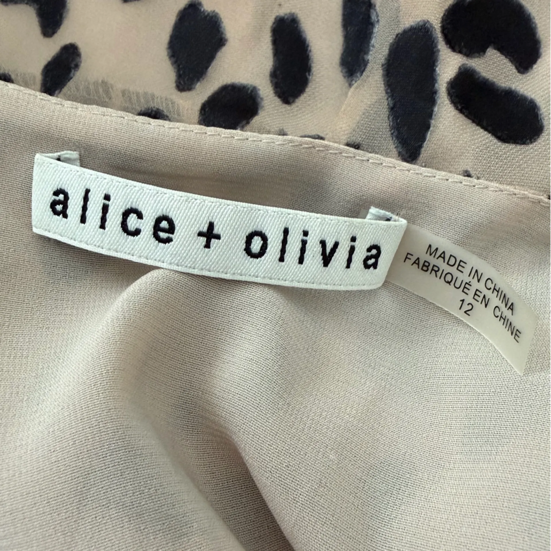 ALICE + OLIVIA Rosette Leopard Print Wrap Dress Sand/ Black Short Sleeve Sz 12 - Image 6