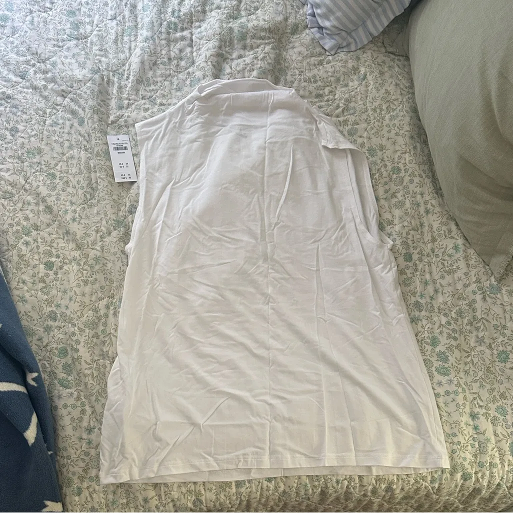 Abercrombie & Fitch  mock neck tank - Image 4