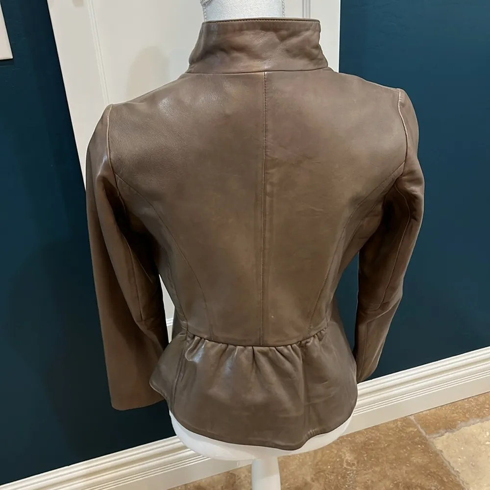 Elie Tahari lamb leather jacket - Image 4
