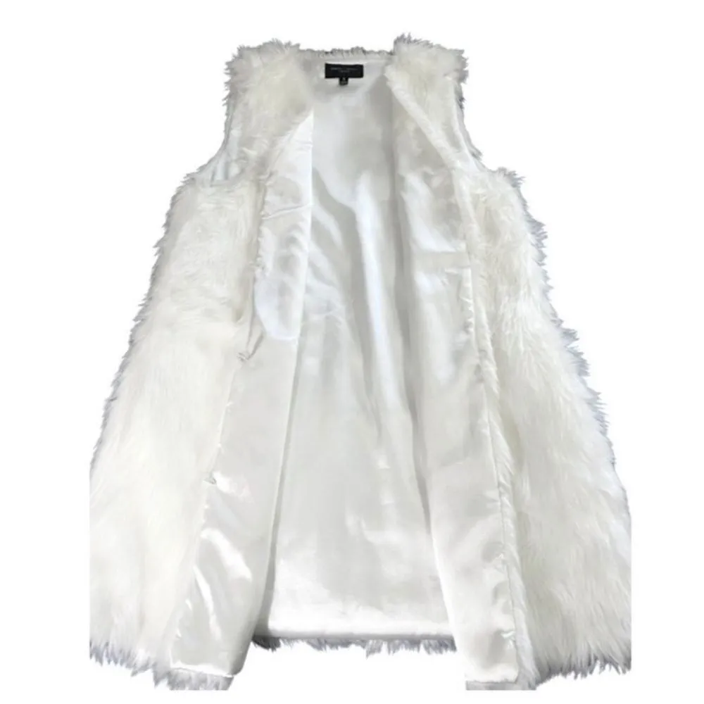 Romeo & Juliet Couture White Faux Fur Lined Hook and Eye Closure Vest Size Small - Image 9