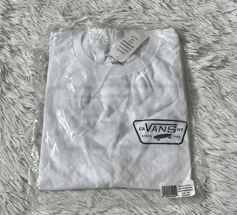 VANS UNISEX FULL PATCH BACK SHORT SLEEVE T-SHIRT WHITE/AEGAN BLUE SIZE MEDIUM - Image 3