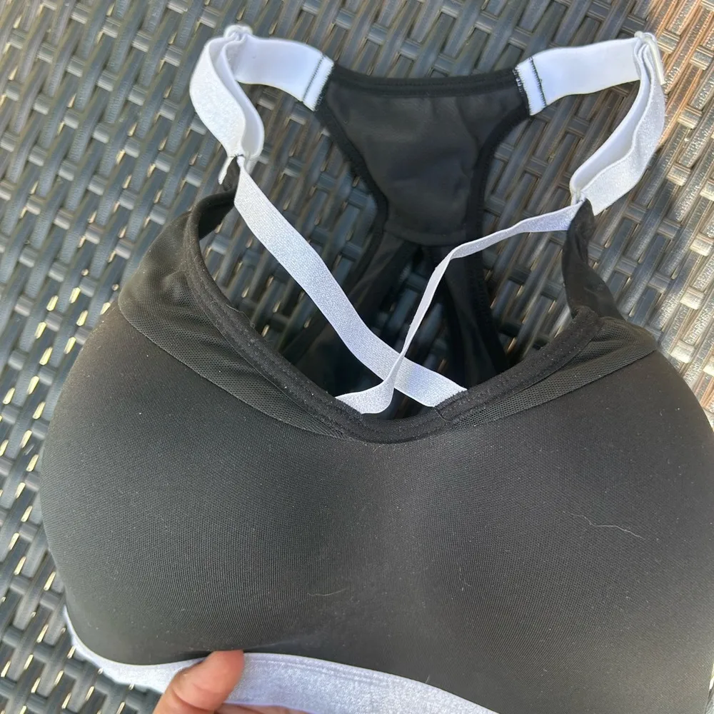 Incredible Lightweight max by Victoria Sport Strappy Sport Bra - Image 3