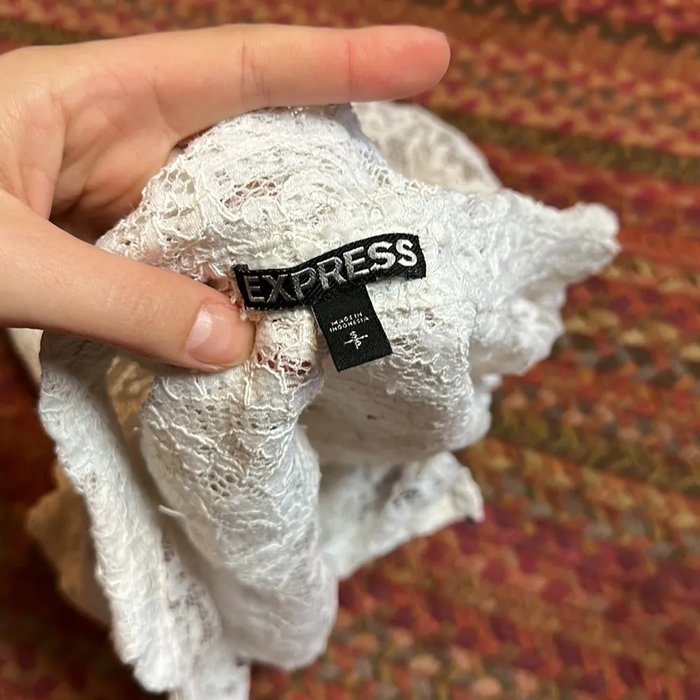 EXPRESS  WHITE LACE COLLARED BUTTON UP BLOUSE - Image 3