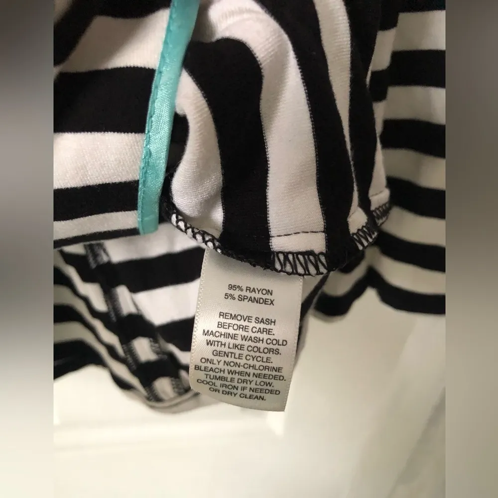 White House Black Market Striped Black and White Women's Blazer size 0 - Image 6