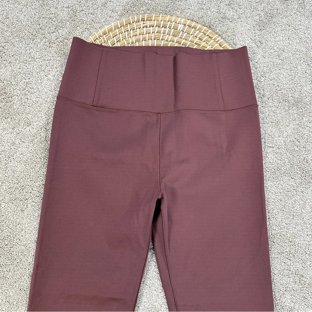 Vuori Women’s Evolve Uplift Leggings 24.5” High Waisted in Fig Maroon Size XS - Image 5