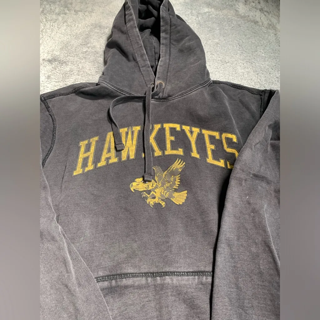 Tailgate Iowa Hawkeyes Hoodie medium American eagle - Image 2