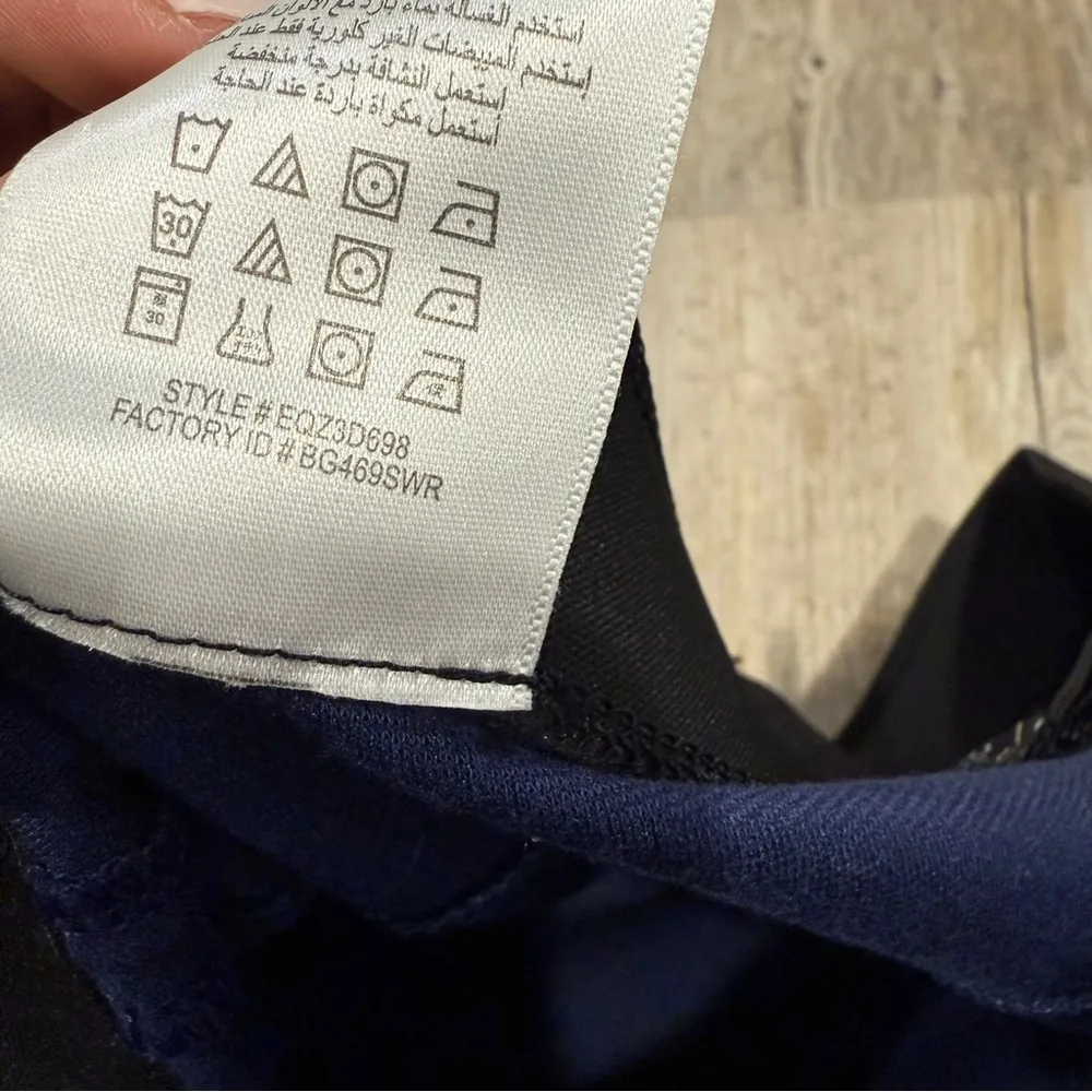 BCBG Maxazria Bandage Bodycon Blue Skirt Size S - Image 4