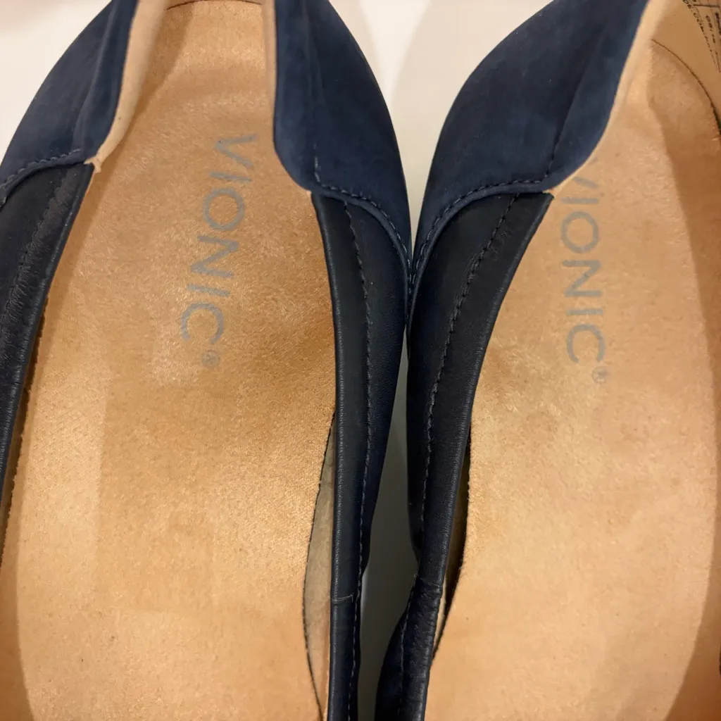 EUC Vionic Jacey Navy Blue Leather Slip On Wedge Shoes Size 9.5 - Image 2