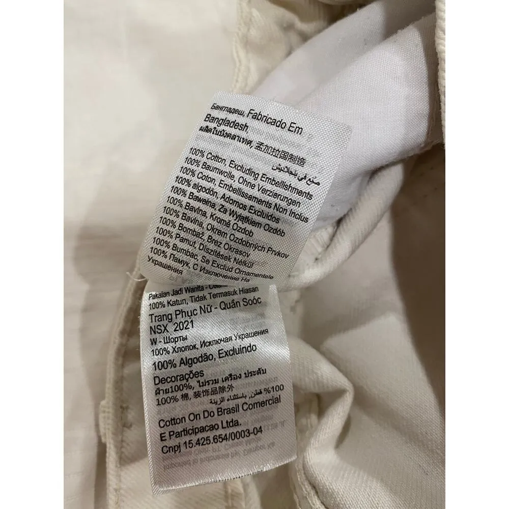 Cotton On Women's High Rise Mom Shorts Size 6 White Frayed Hem 100% Cotton - Image 6