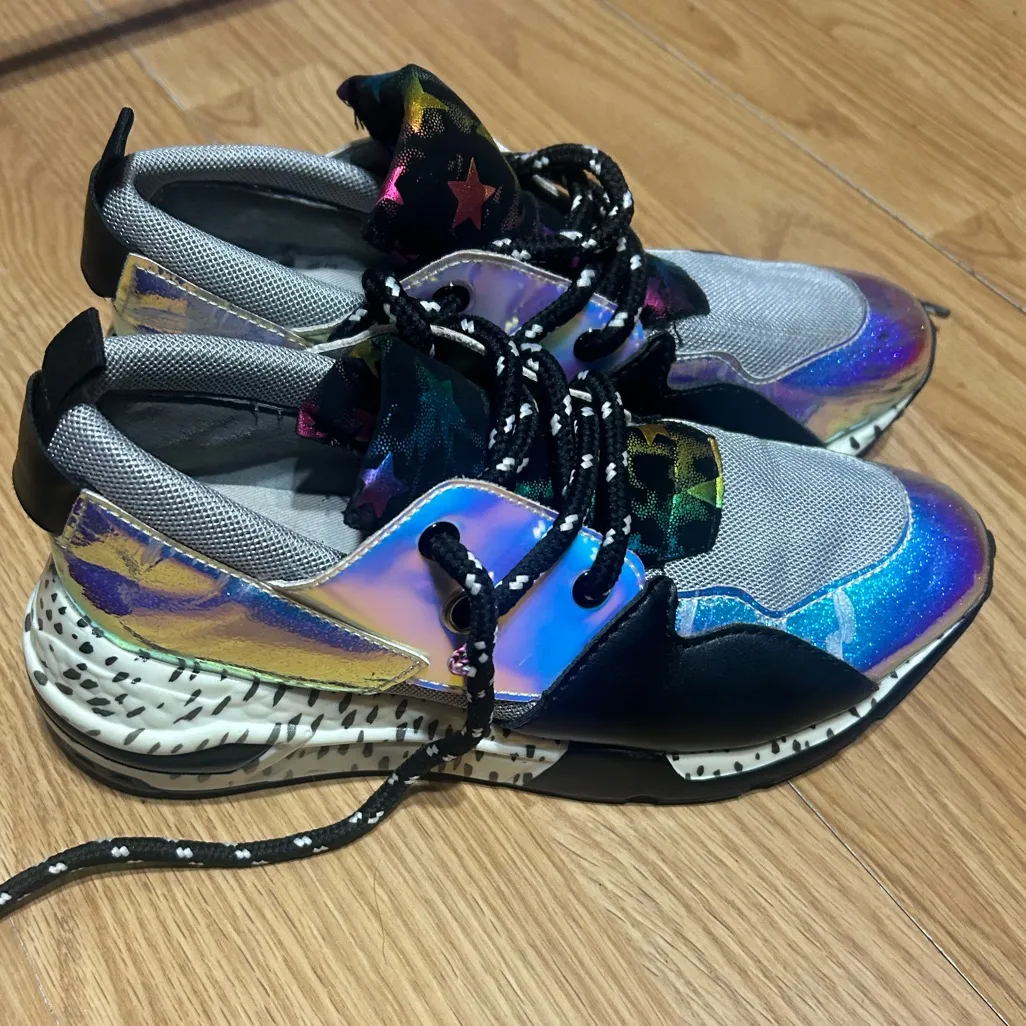 Holographic Women's Steve Madden 6M Sneakers - Image 5