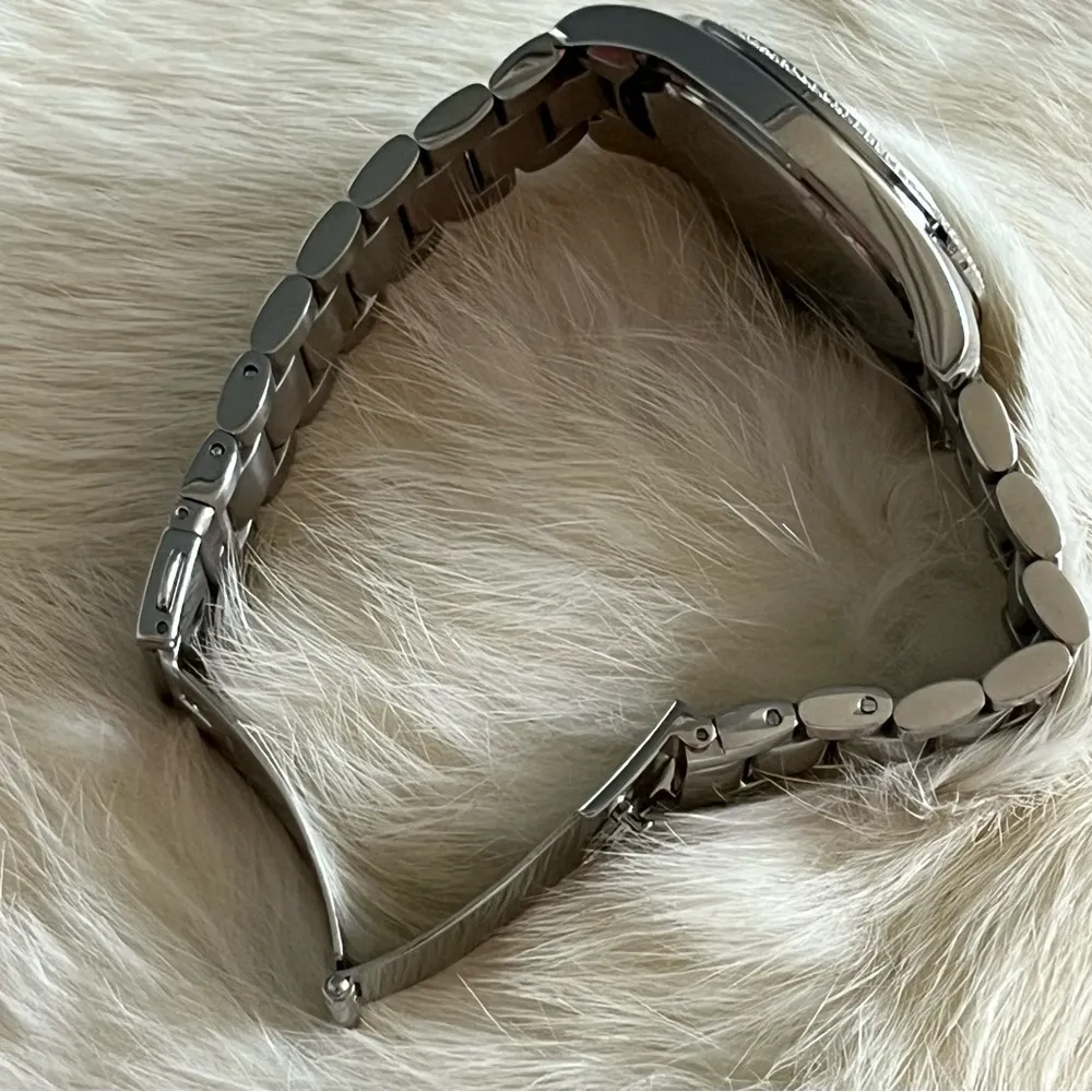 Michael Kors Women’s Bradshaw Pave Stainless Steel Bracelet - Image 5