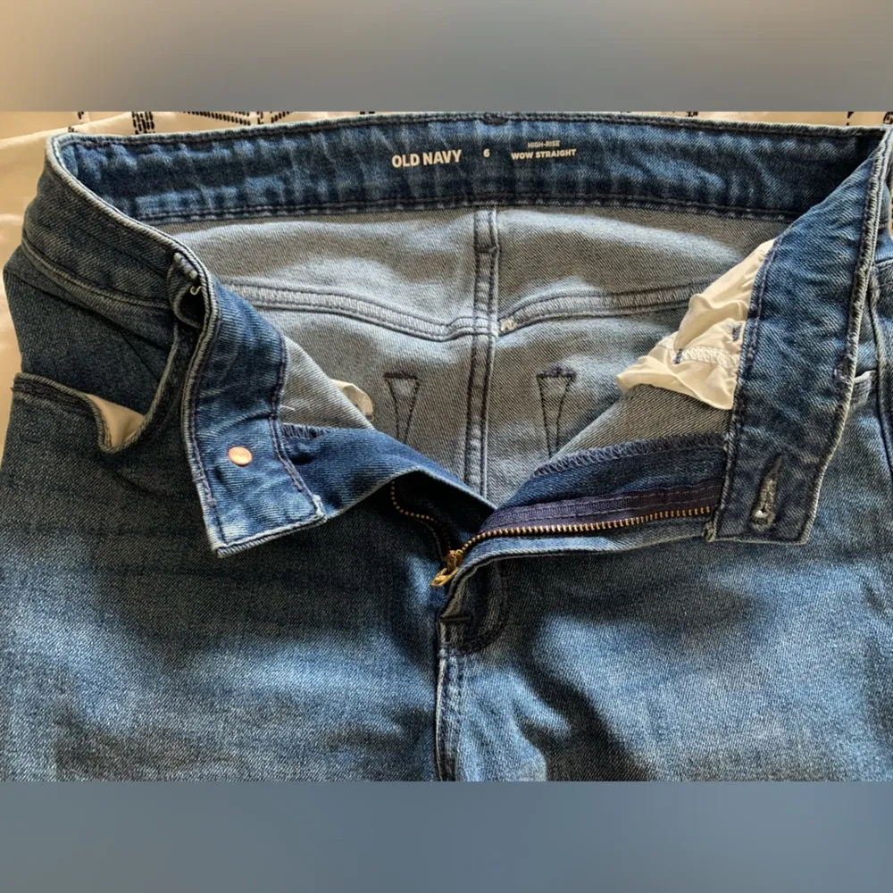 Women’s High-Rise WOW Straight Jeans. Size 6. Old Navy. Like New! - Image 5