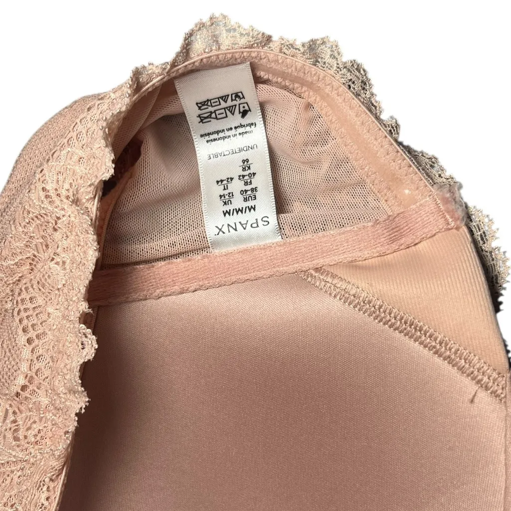 SPANX Nude Undie-Tectable Strapless Lace Bandeau Bra Size Medium - Image 3