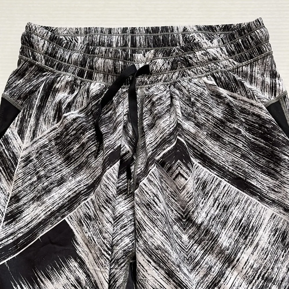 Lululemon Namaskar Pants II Heat Wave ☘️ - Image 2