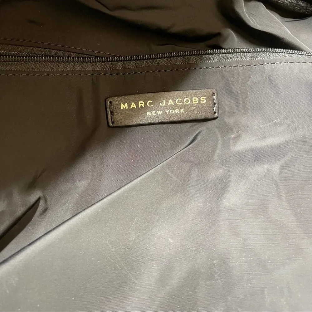 Marc Jacobs Women's Black Quilted Two-Way Zip Top The Weekender Medium Bag sz OS - Image 4