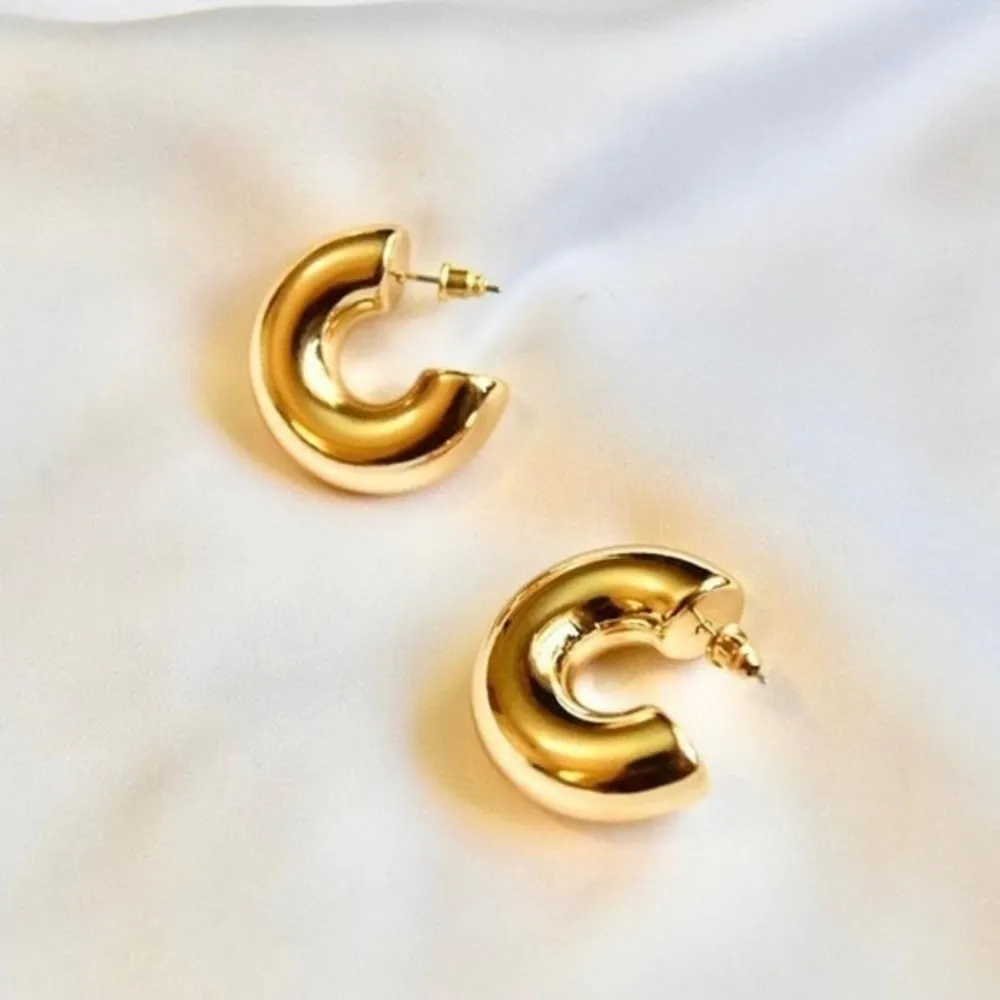 Small Thick Hoop Earrings Gold - Image 3