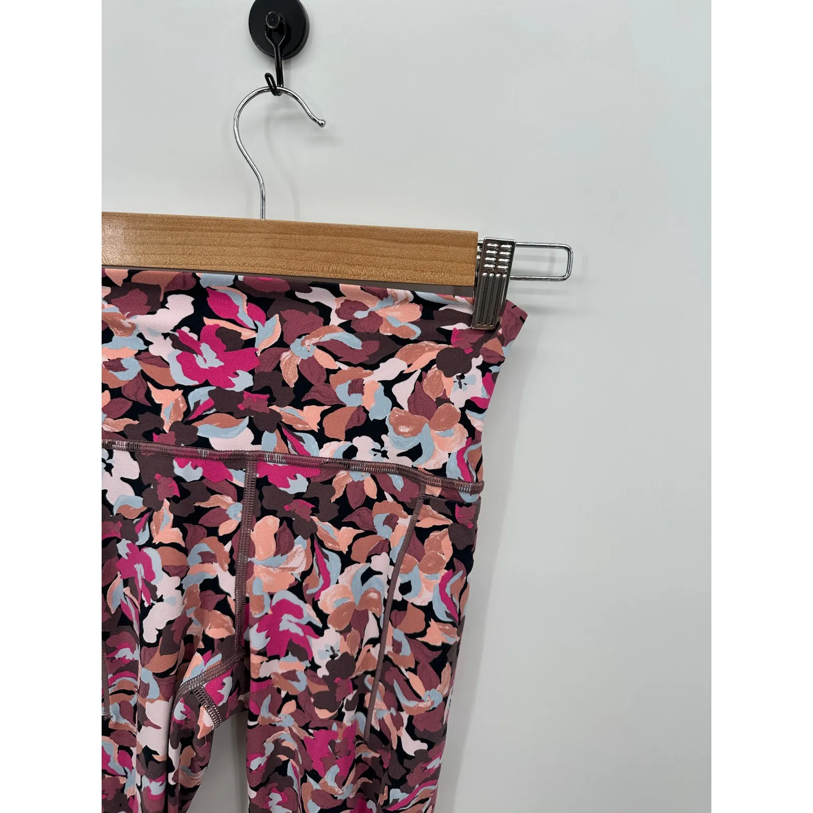 Athleta Transcend Stash Tight Leggings Women XXS Purple Pink Floral 23" Inseam - Image 6