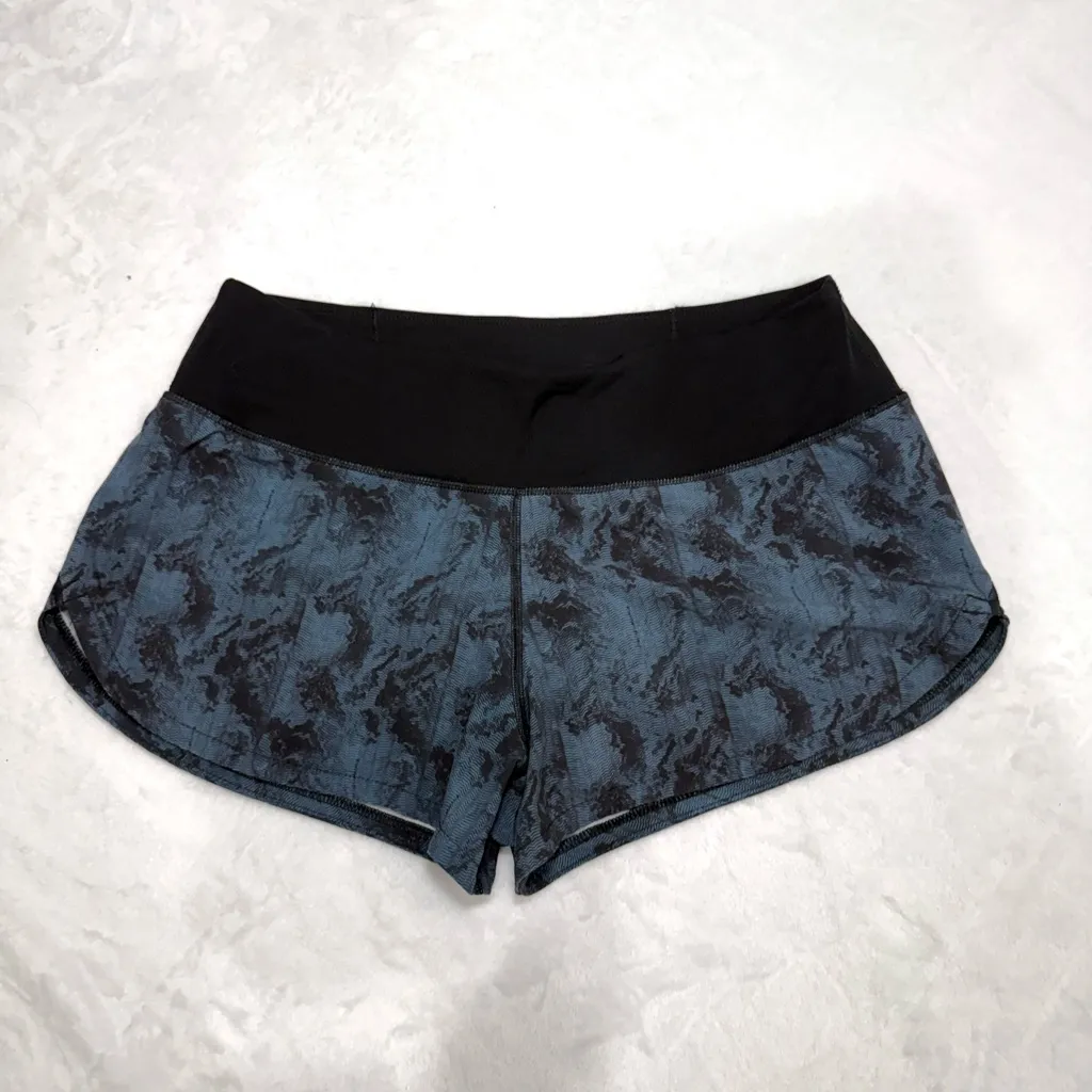 Vuori Women's Omni Performance Shorts size small. - Image 2