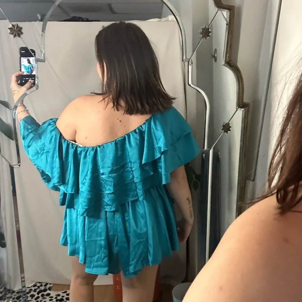 Boohoo Satin One Shoulder Extreme Ruffle Romper in Teal Size 6 - Image 5