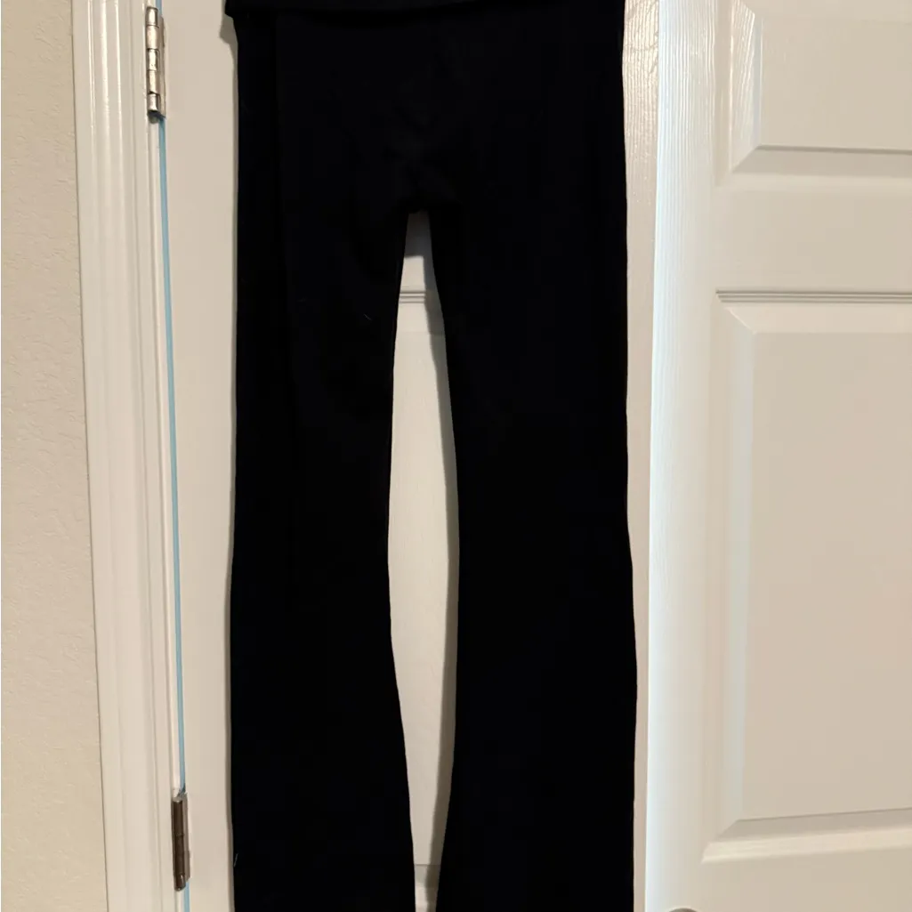 PINK Victoria's Secret Black Leggings - Image 3