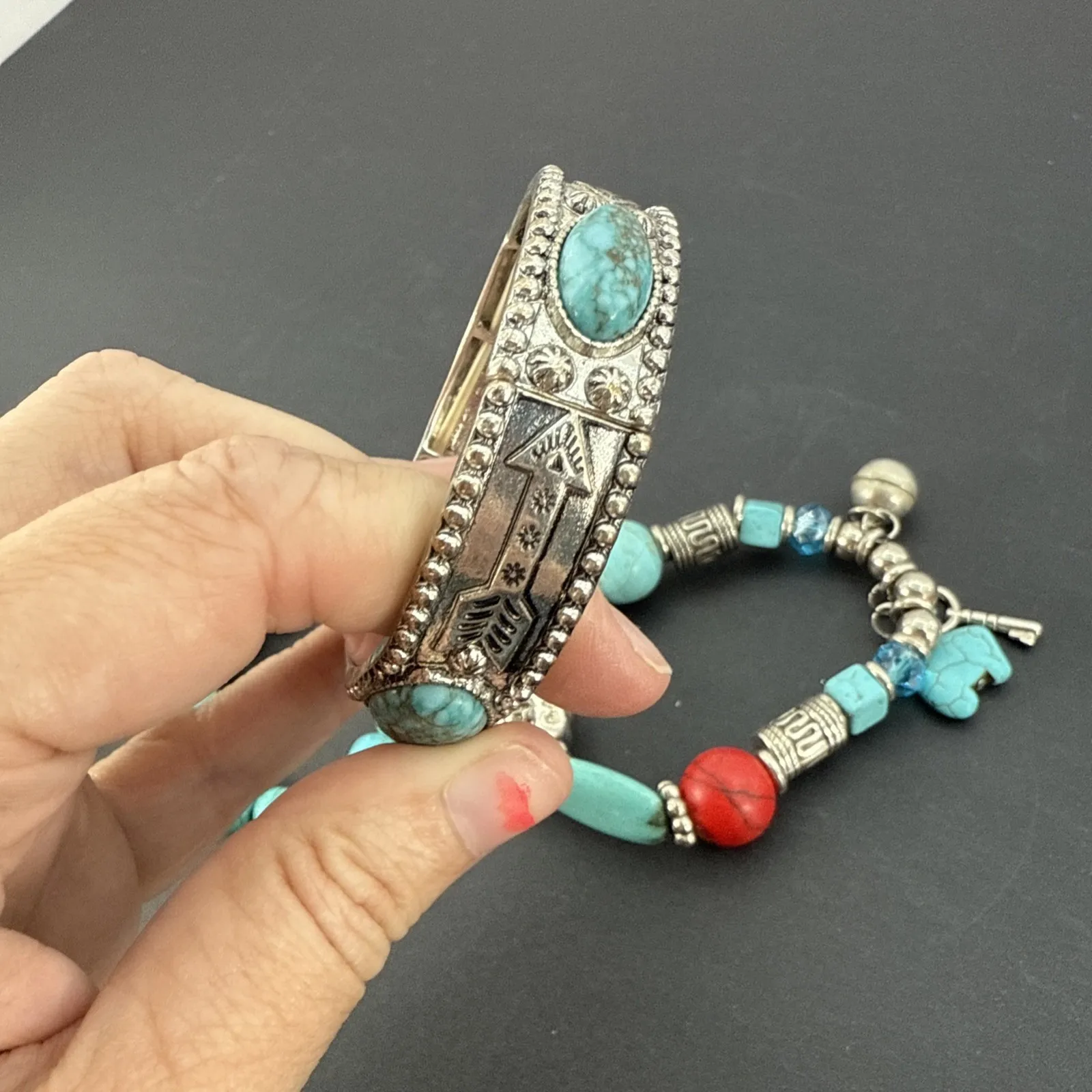 Lot of 4 Vintage Bracelets Turquoise Beaded Lot Stretchy And Magnetic Blue - Image 11