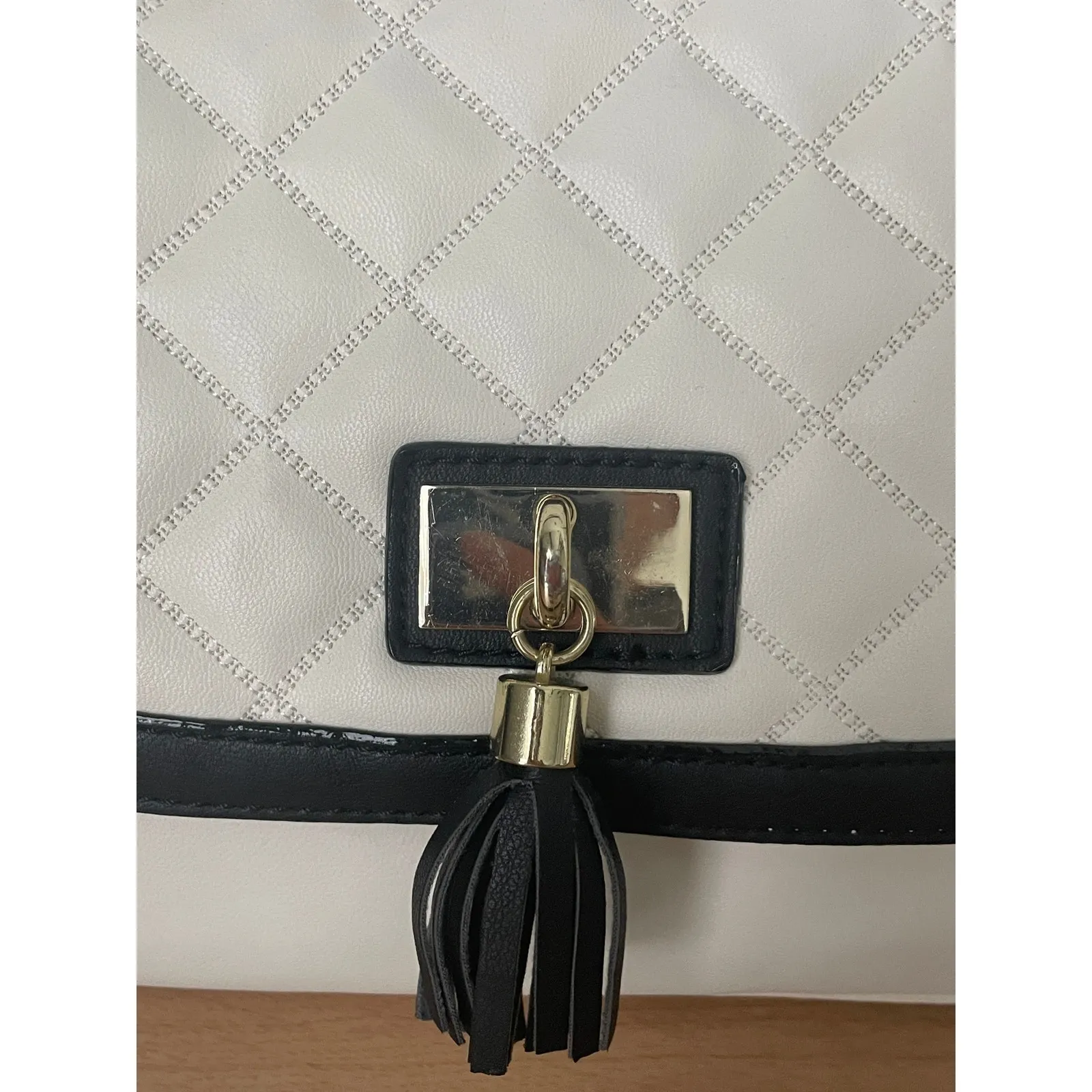 Liz Claiborne Cream Quilted Flap Satchel Bag Black Trim - Image 5