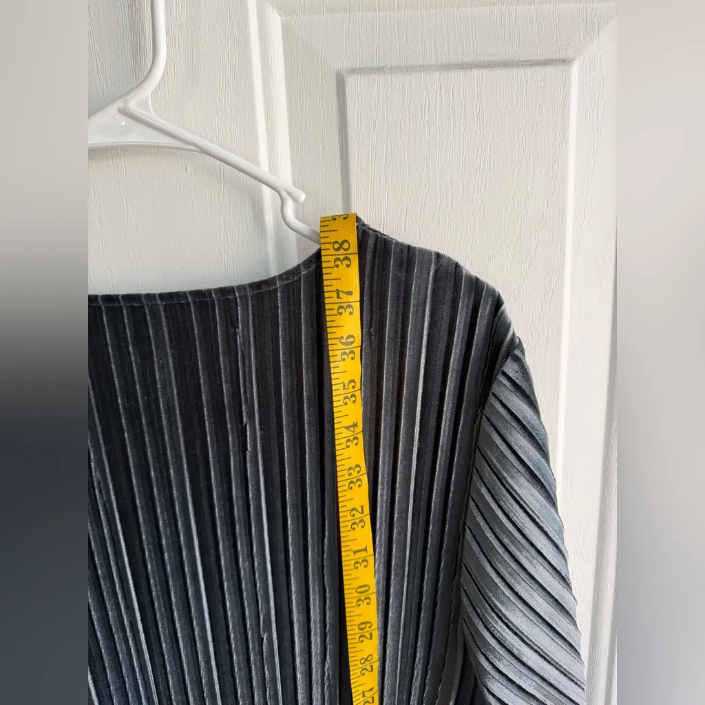 LILLA P Metallic Pleated Shift Dress Gray Silver V - Image 11