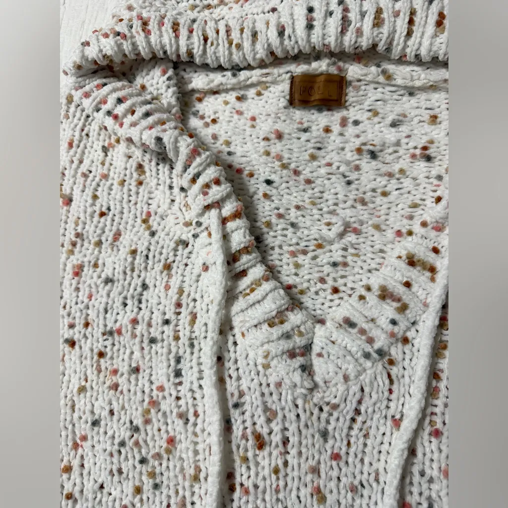 POL Confetti Speckled Cream V-Neck  Pullover Distressed Sweater size Large - Image 3