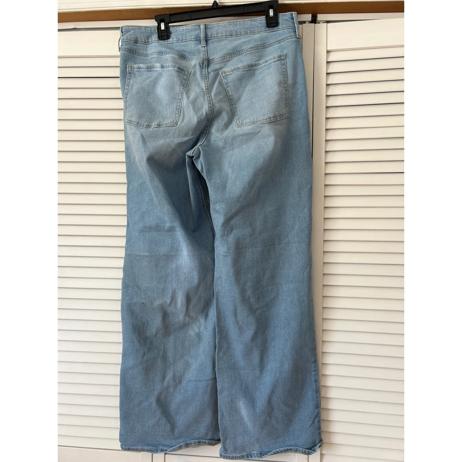 OLD NAVY‎ WOW High Rise Wide Leg Light Wash Jeans Women's Size 14 - Image 2