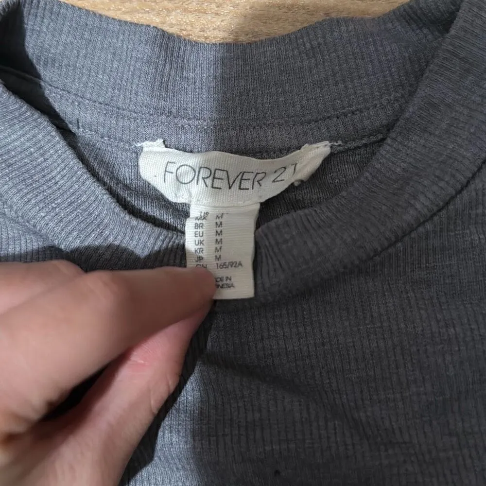 Forever 21 gray shirt size medium - Image 2