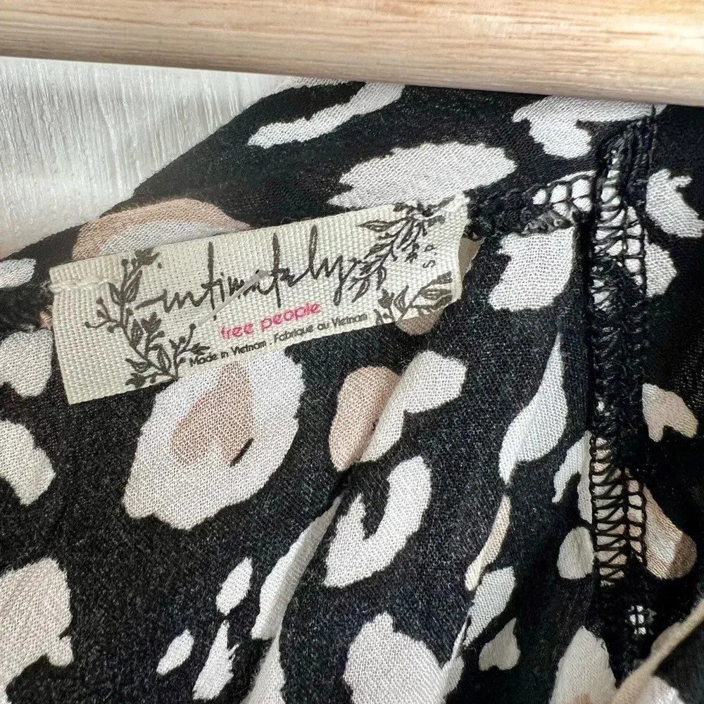 Free People Women's Bare It All Black Animal Print Bodysuit Size S Lace NEW - Image 8