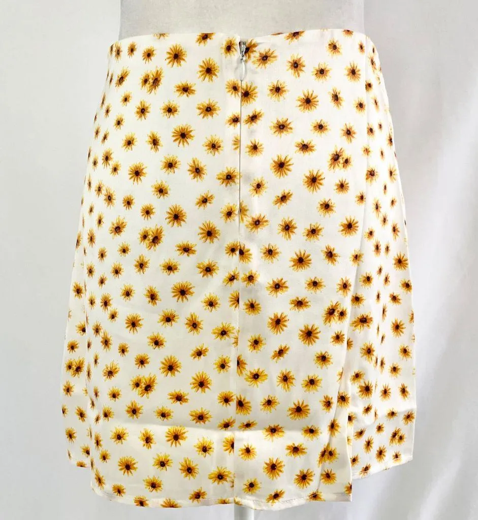 New  Daisy Print Floral Mini Slip Skirt Ivory Multi Size Large - Image 13