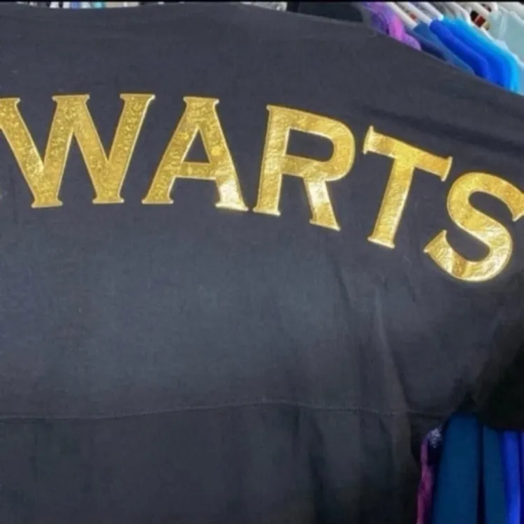 Harry Potter Hogwarts school crest spirit jersey extra small Xs - Image 5