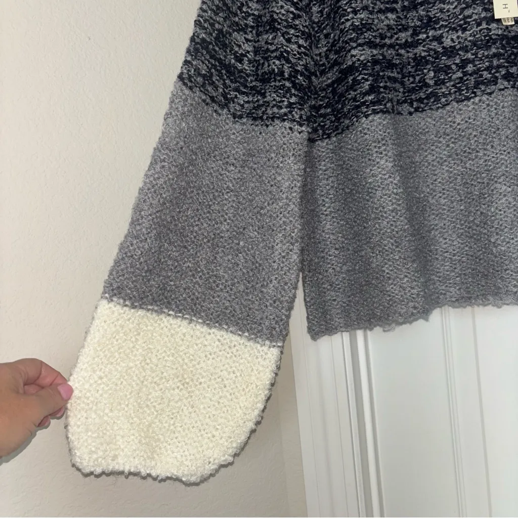 Love Stitch Colorblock Sweater - Blue, Gray, and Cream - Image 5