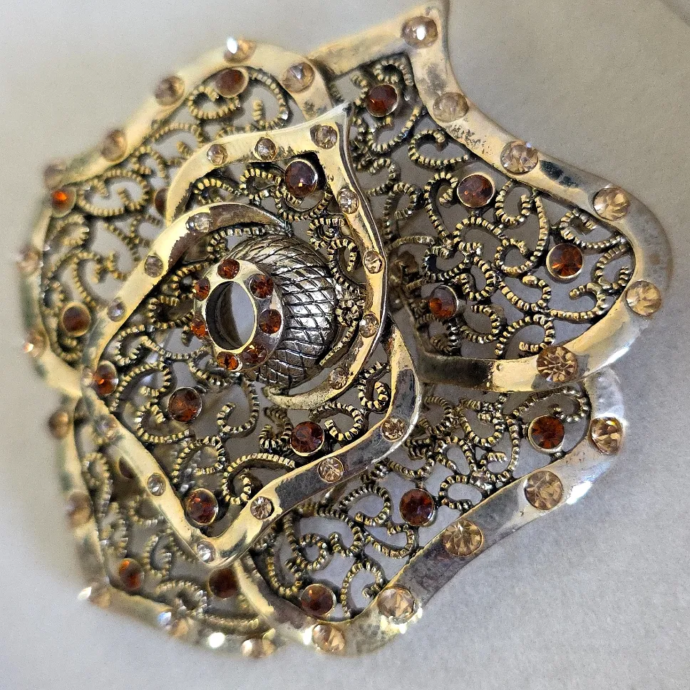 Vintage Statement Gold Flower Brooch Pin - Image 3