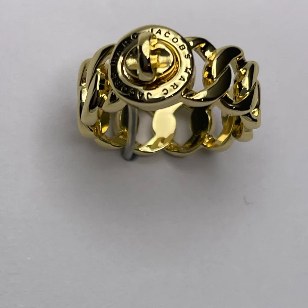 MARC BY MARC JACOBS Goldplated Turnlock Katie Ring - Sz 7 - NWT - Image 2