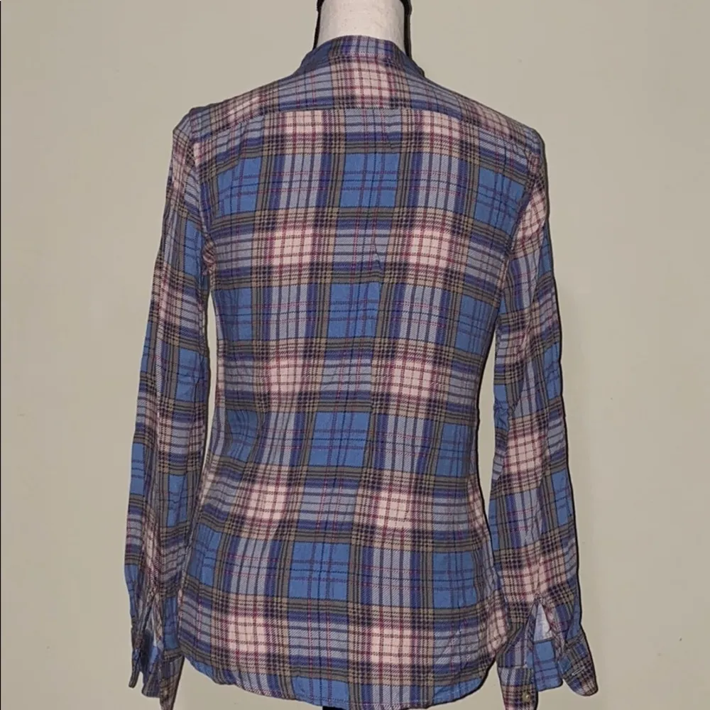 Chaps denim blouse size small pre owned - Image 5