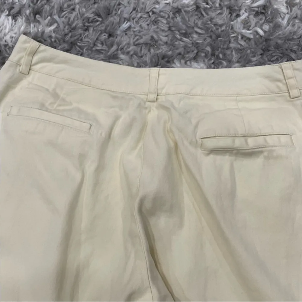 Larry Levine Light Yellow Crop Capri Pants 10 - Image 6