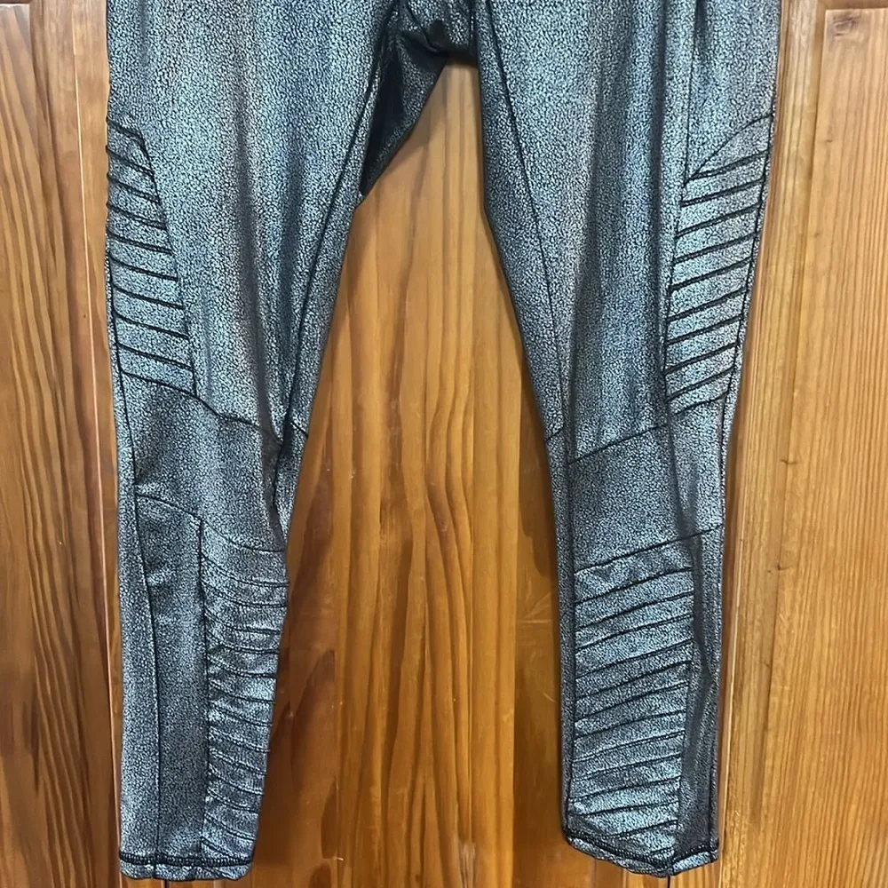 GX by Gottex Metallic Leggings - Image 3